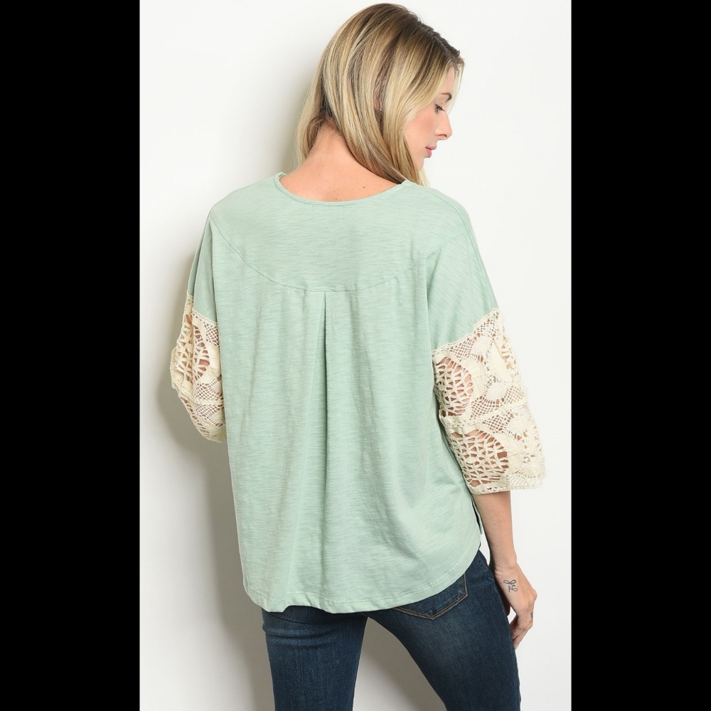 Host Pick ✔Flowy Crotchet bell Sleeve yoke tie top - Picture 2 of 5